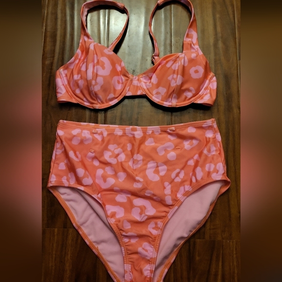 Swim suit - Picture 1 of 1